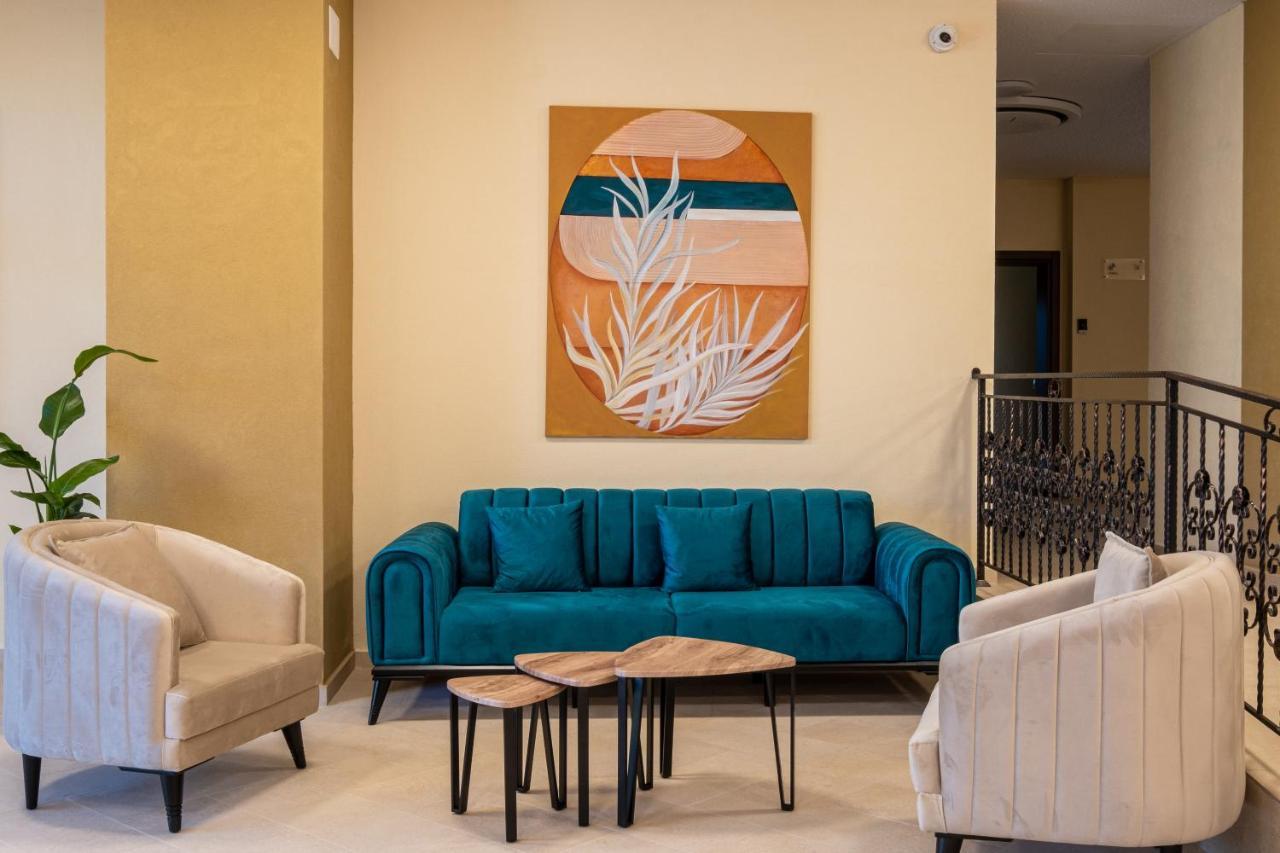Fiald Hotel & Spa Bacău エクステリア 写真