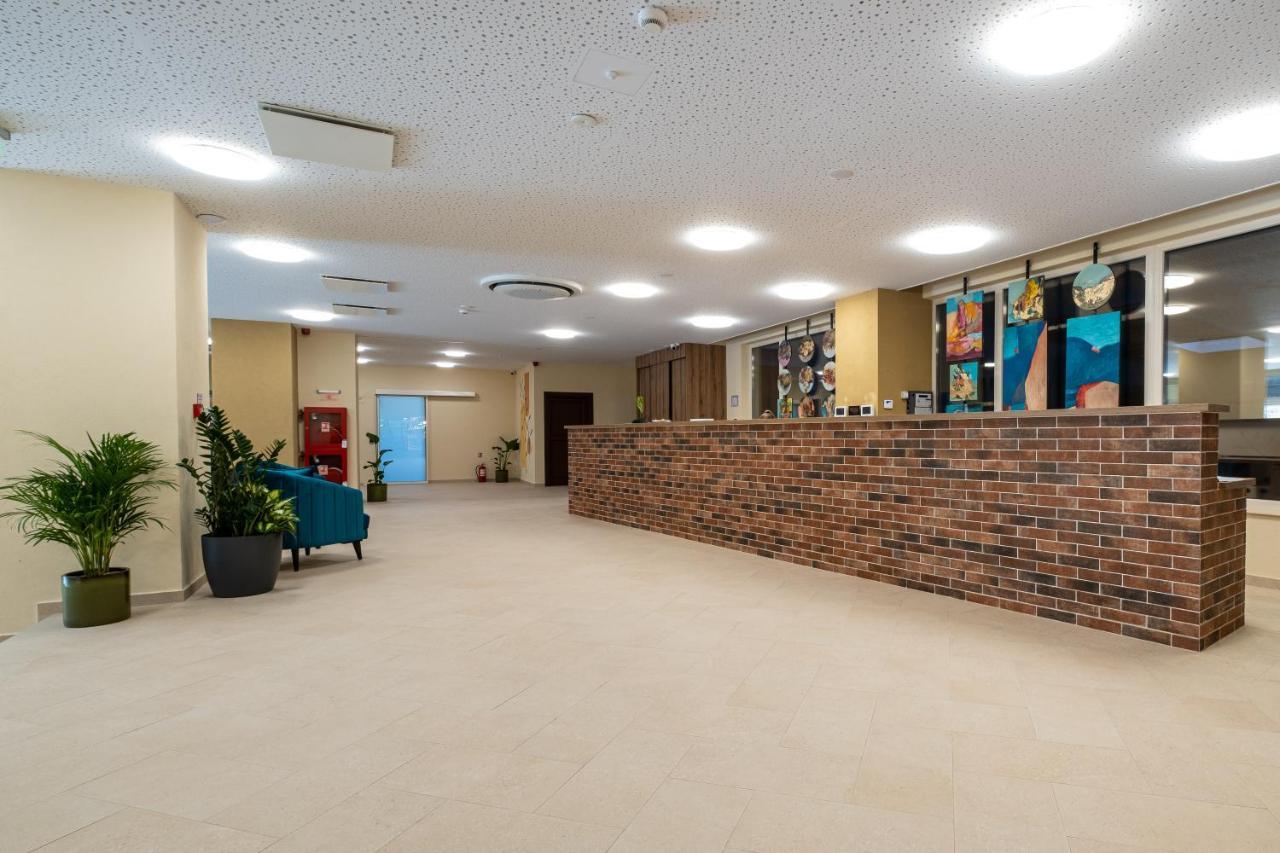 Fiald Hotel & Spa Bacău エクステリア 写真
