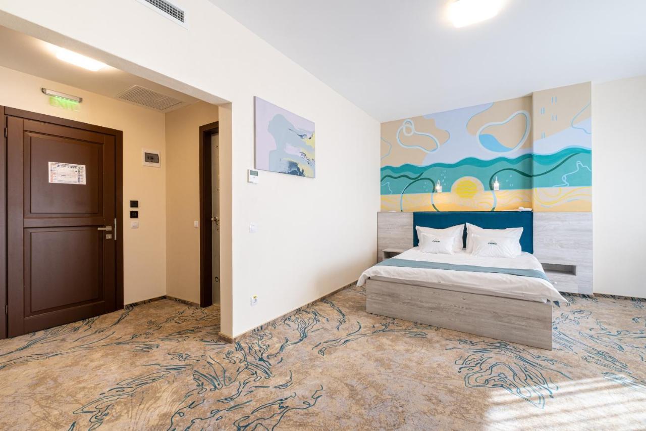 Fiald Hotel & Spa Bacău エクステリア 写真