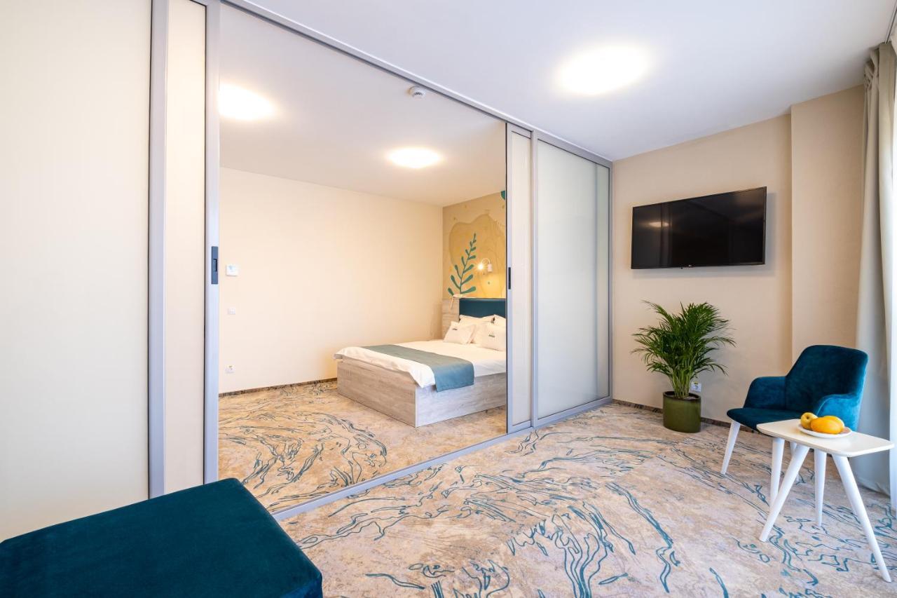 Fiald Hotel & Spa Bacău エクステリア 写真