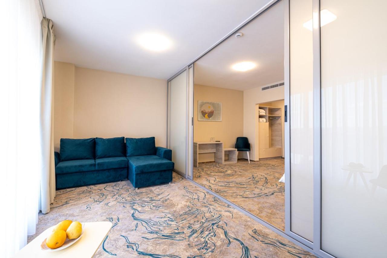 Fiald Hotel & Spa Bacău エクステリア 写真