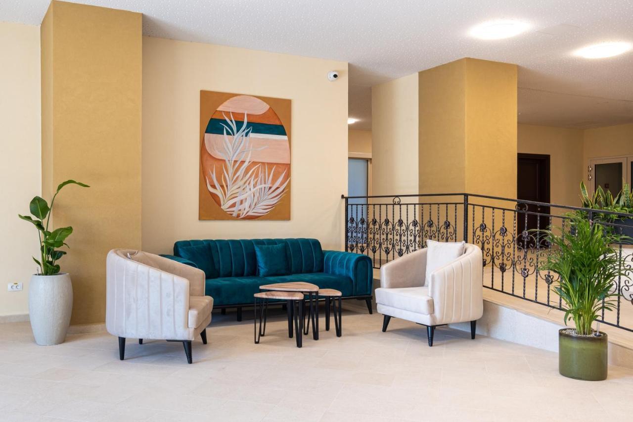 Fiald Hotel & Spa Bacău エクステリア 写真