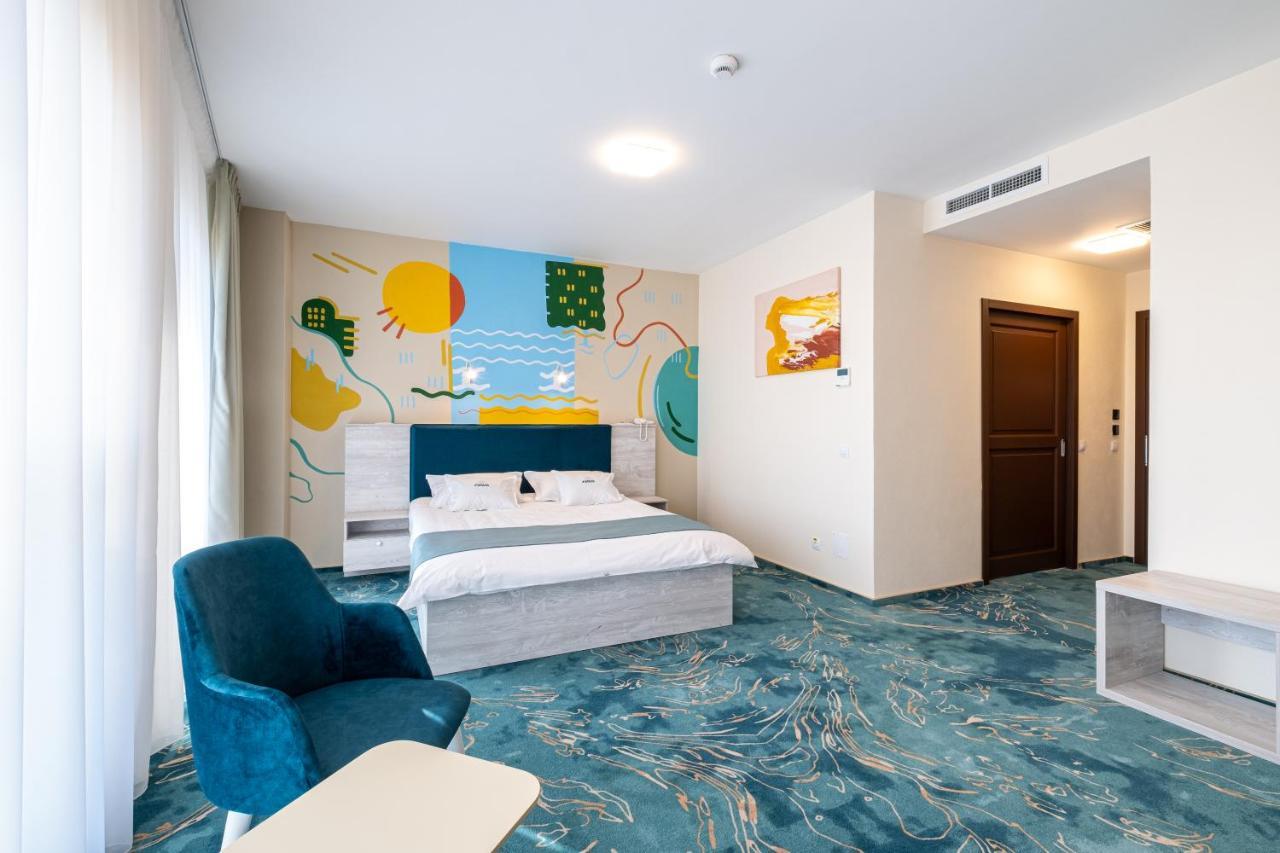 Fiald Hotel & Spa Bacău エクステリア 写真