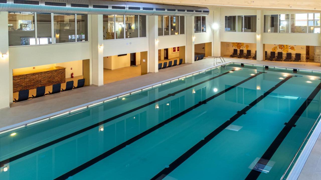 Fiald Hotel & Spa Bacău エクステリア 写真
