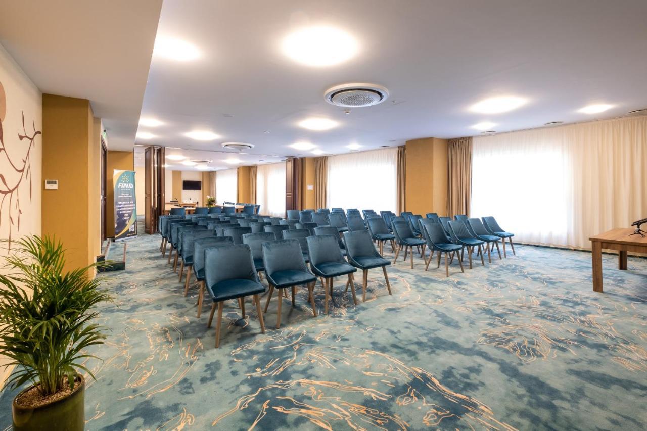Fiald Hotel & Spa Bacău エクステリア 写真