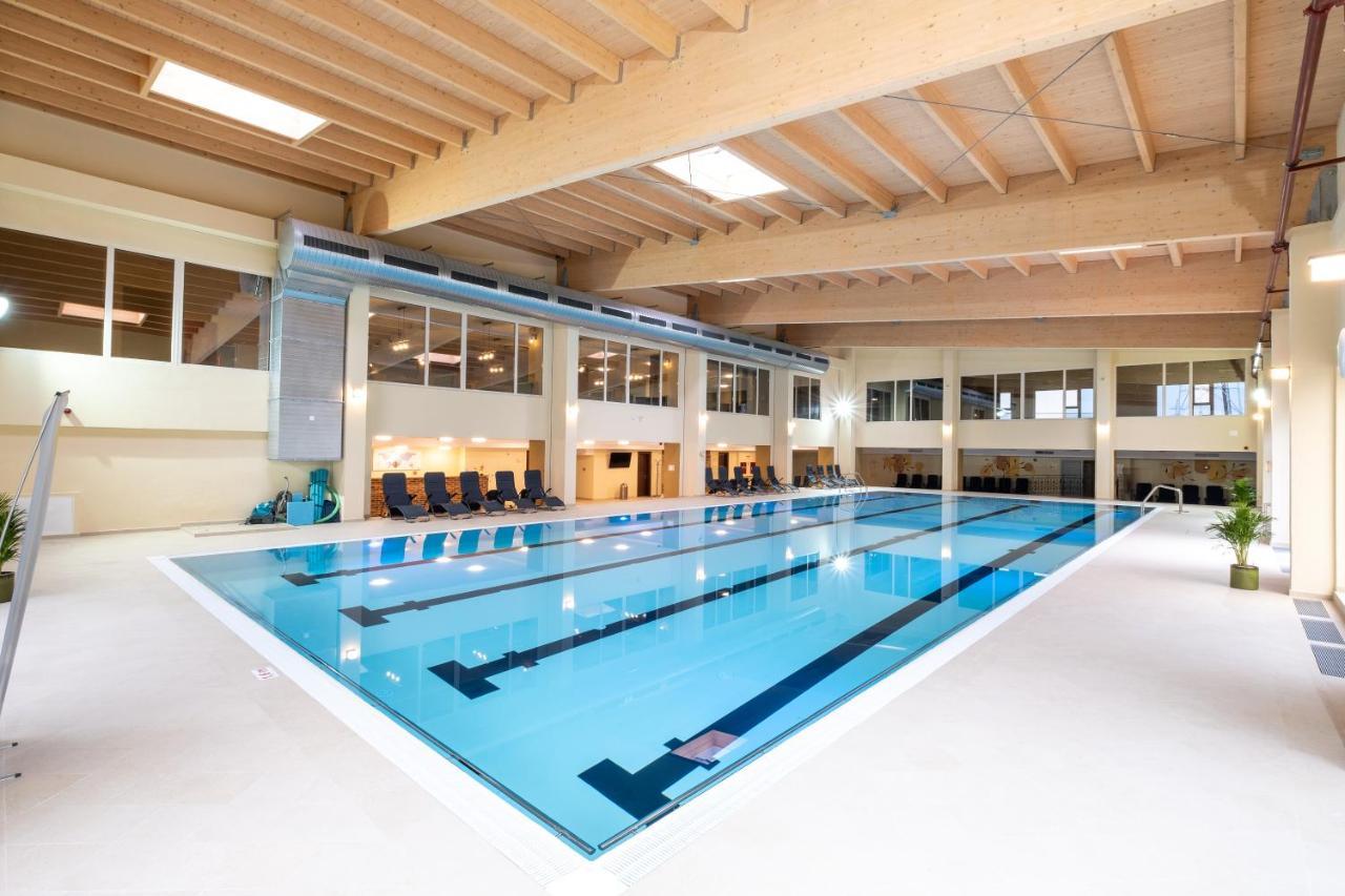 Fiald Hotel & Spa Bacău エクステリア 写真